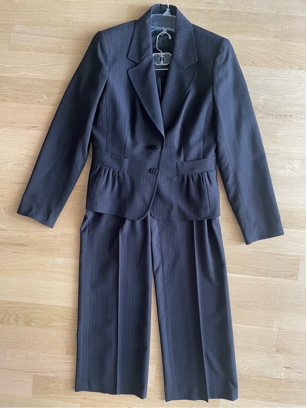 Nine West Women's Suit Pants & Blazer in Black with Blue and Gold Pinstripes